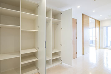 Möbelaufbau – so gelingt die Schrankmontage - umzuege.de