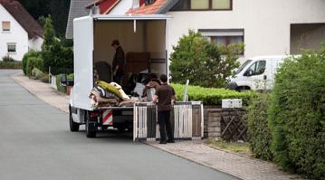 Erst ankommen, dann loslassen: Warum eine Haushaltsauflösung nach dem Umzug oft die bessere Lösung ist